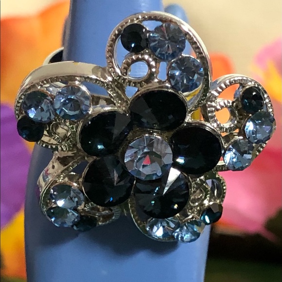 Blue Rhinestones Ring - Picture 7 of 7